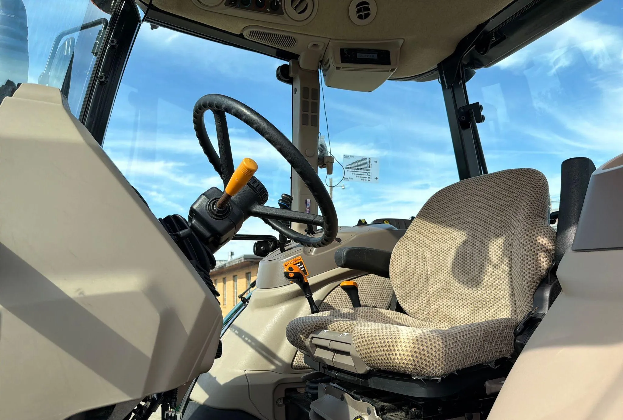 2022 John Deere 6105E MFWD