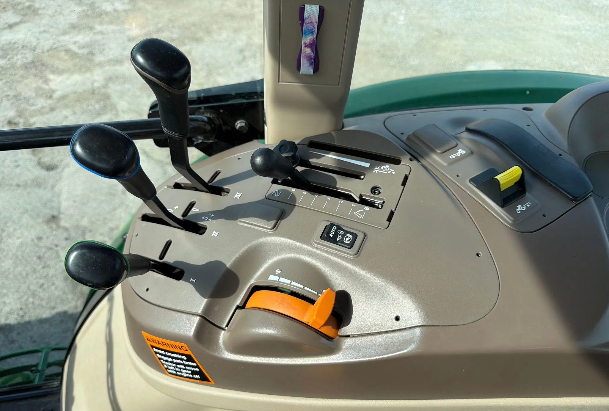 2022 John Deere 6105E MFWD