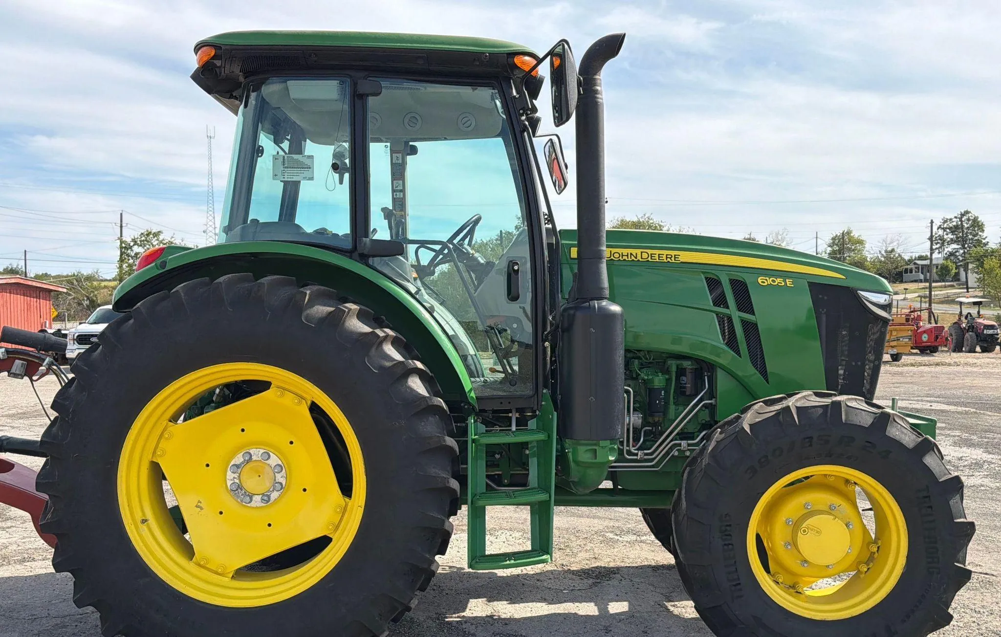 2022 John Deere 6105E MFWD