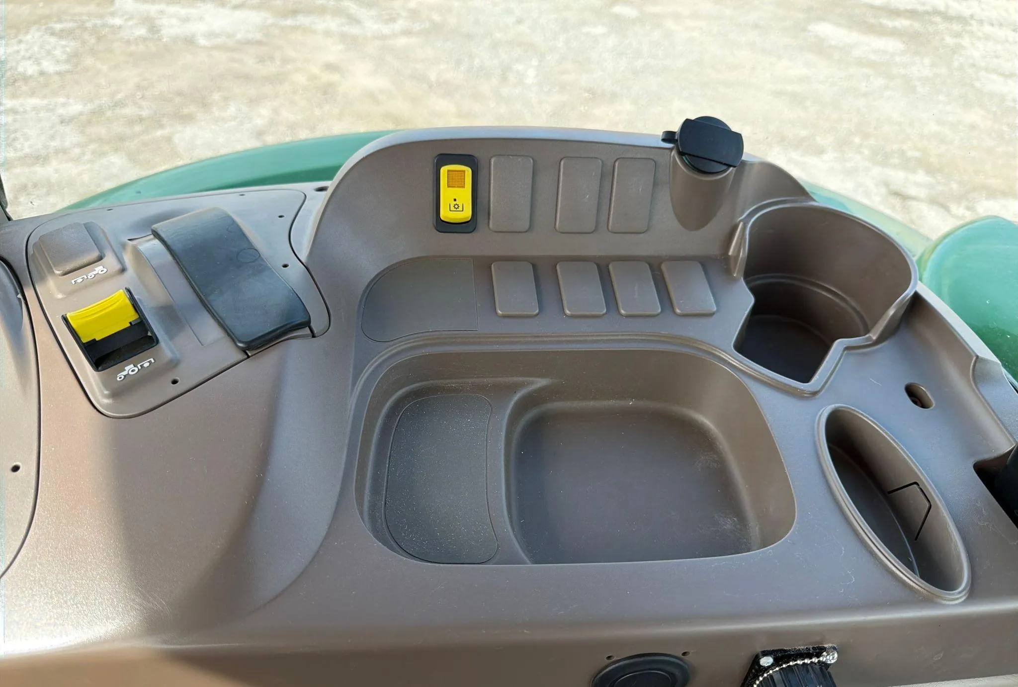 2022 John Deere 6105E MFWD