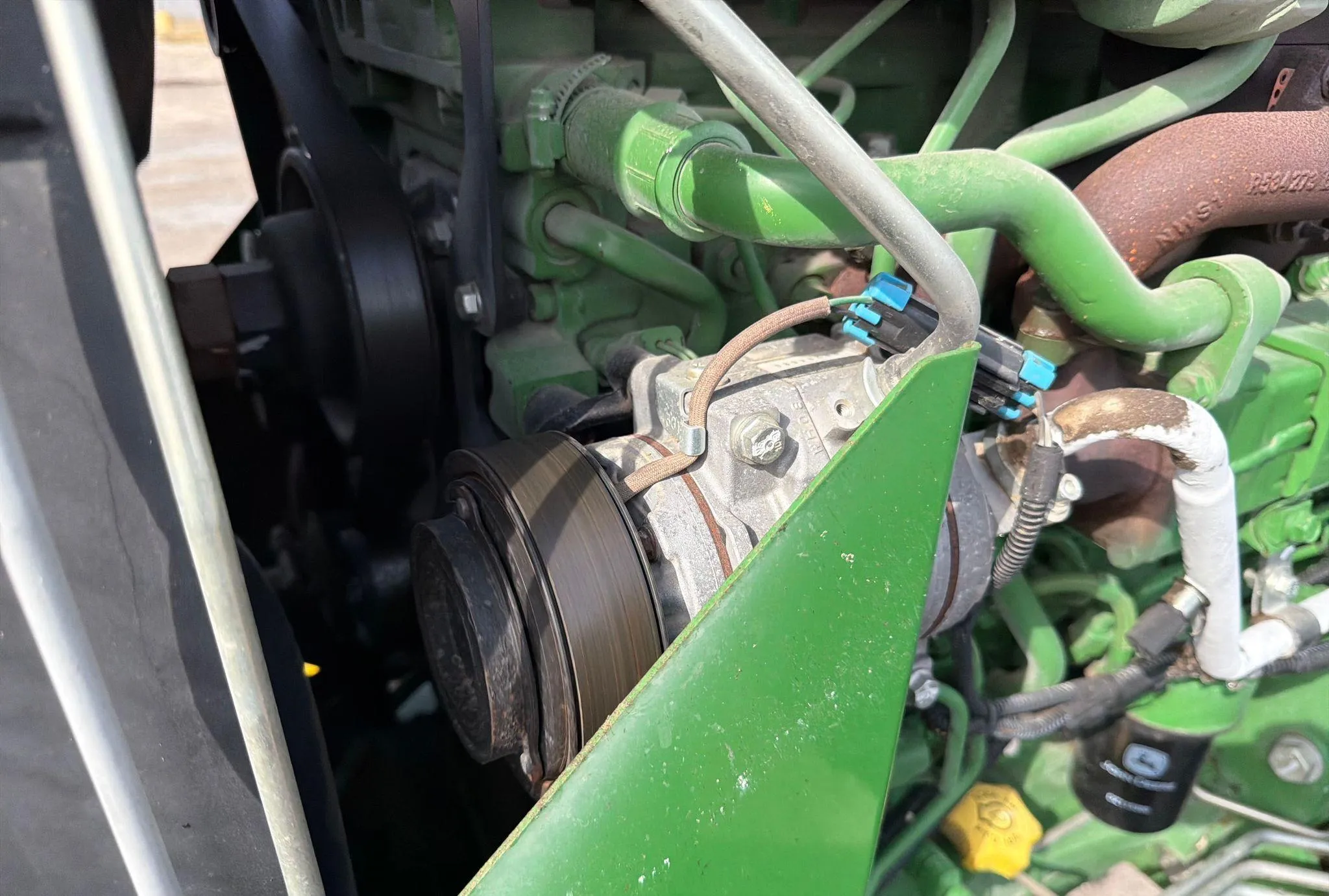 2022 John Deere 6105E MFWD