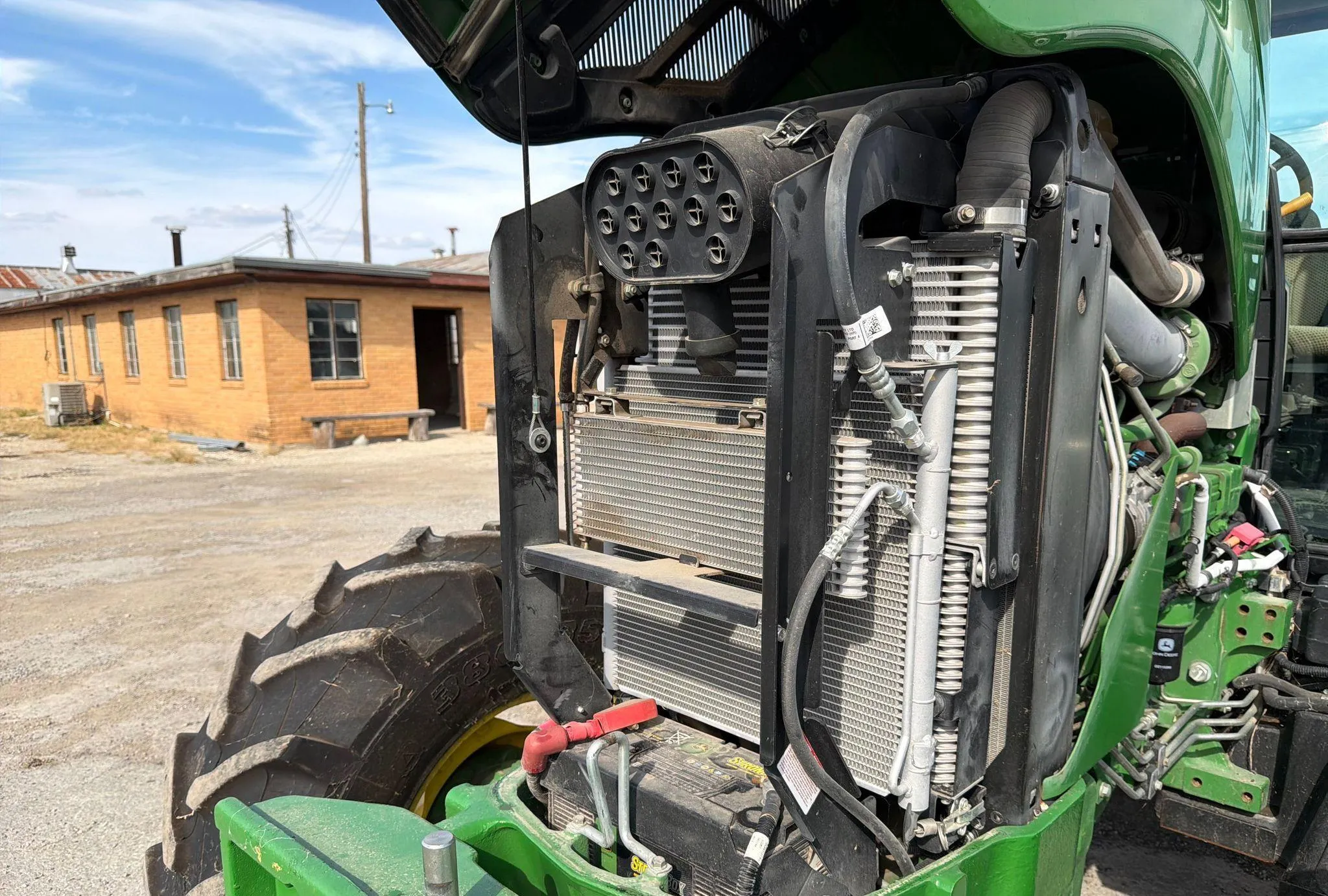 2022 John Deere 6105E MFWD