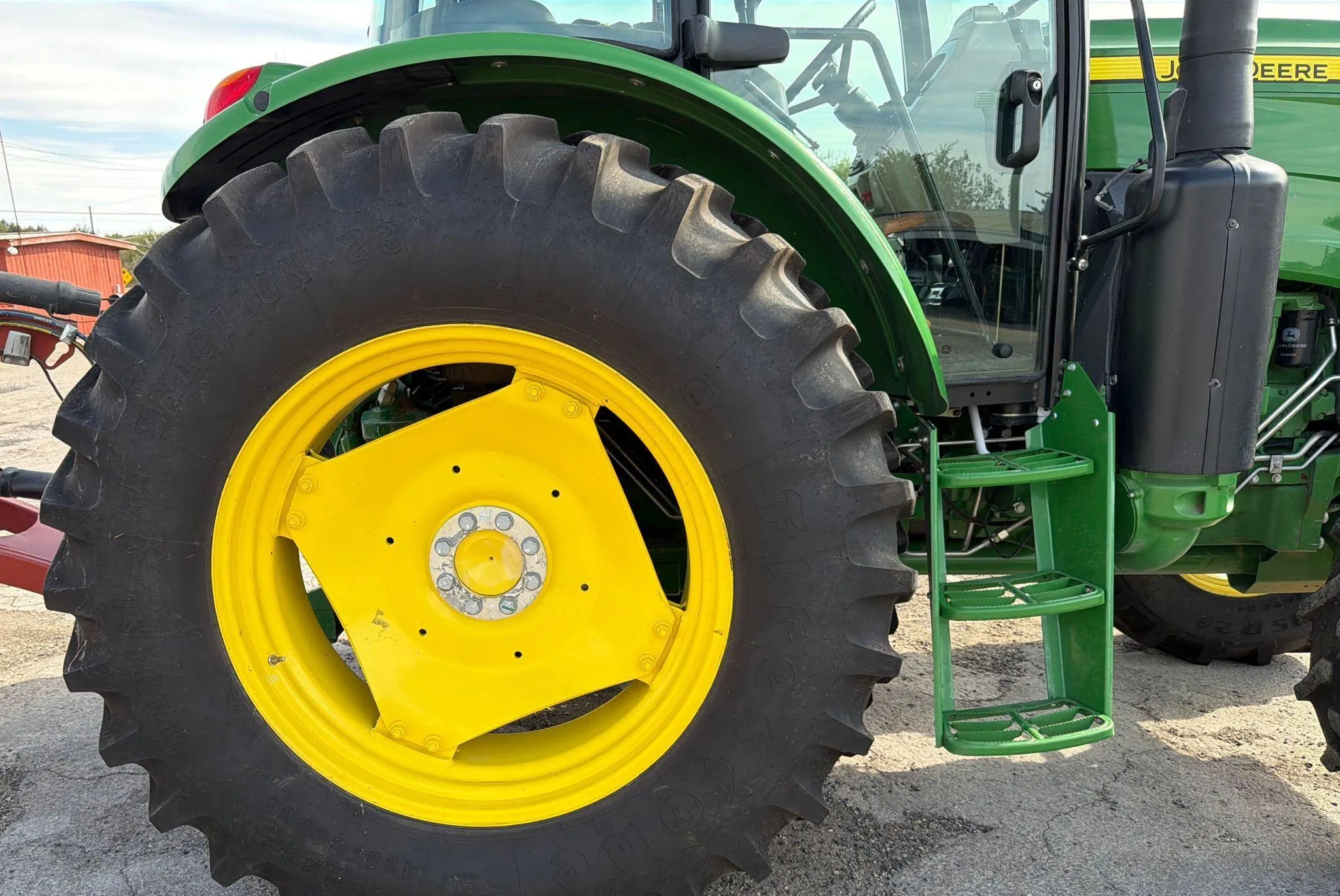 2022 John Deere 6105E MFWD