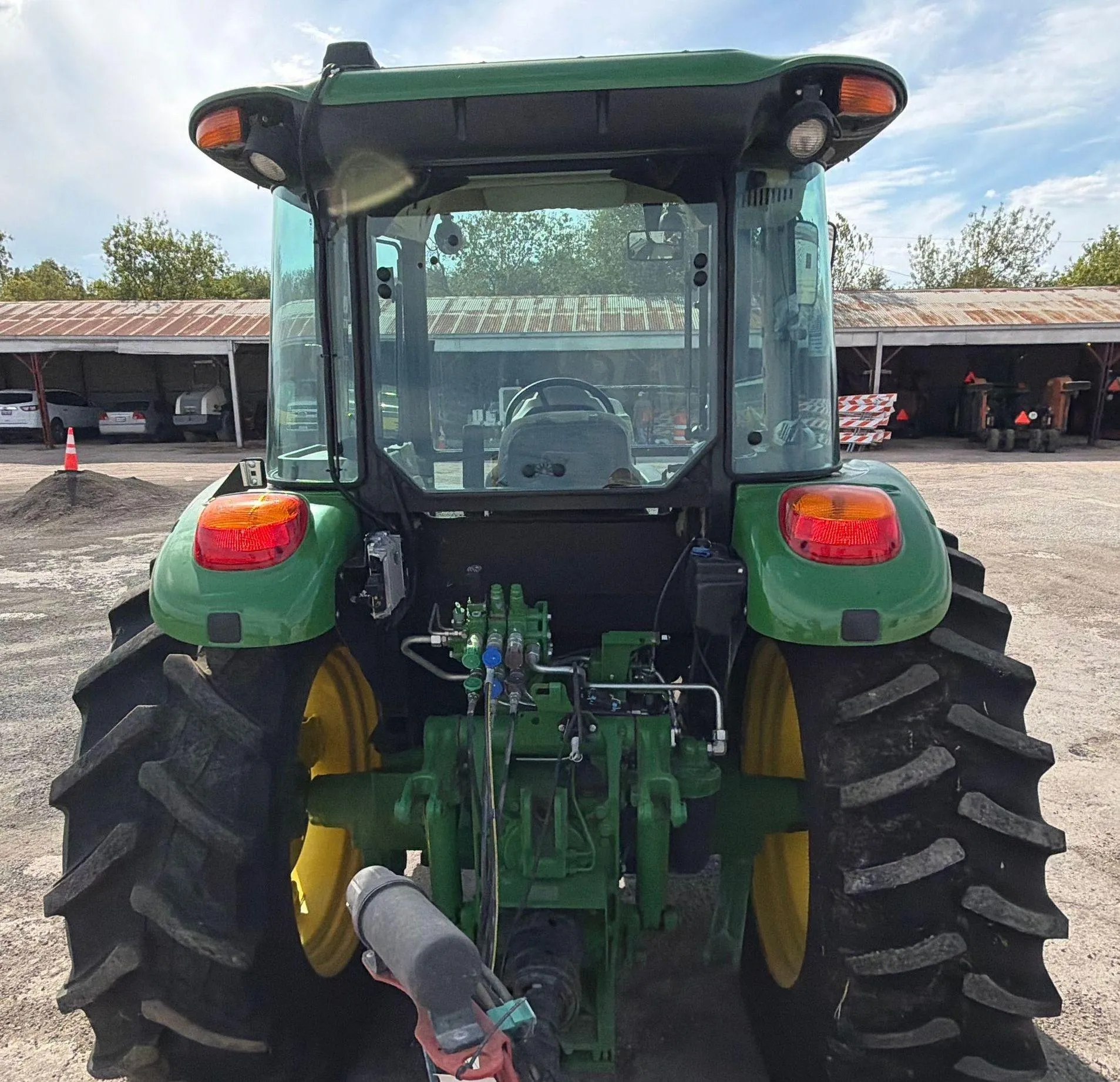 2022 John Deere 6105E MFWD