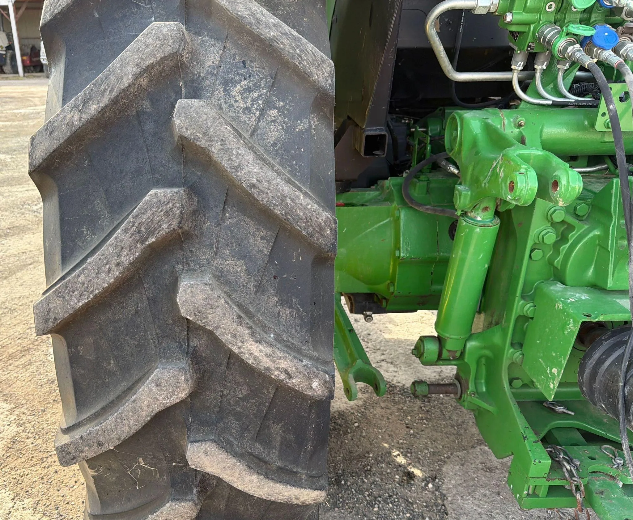 2022 John Deere 6105E MFWD