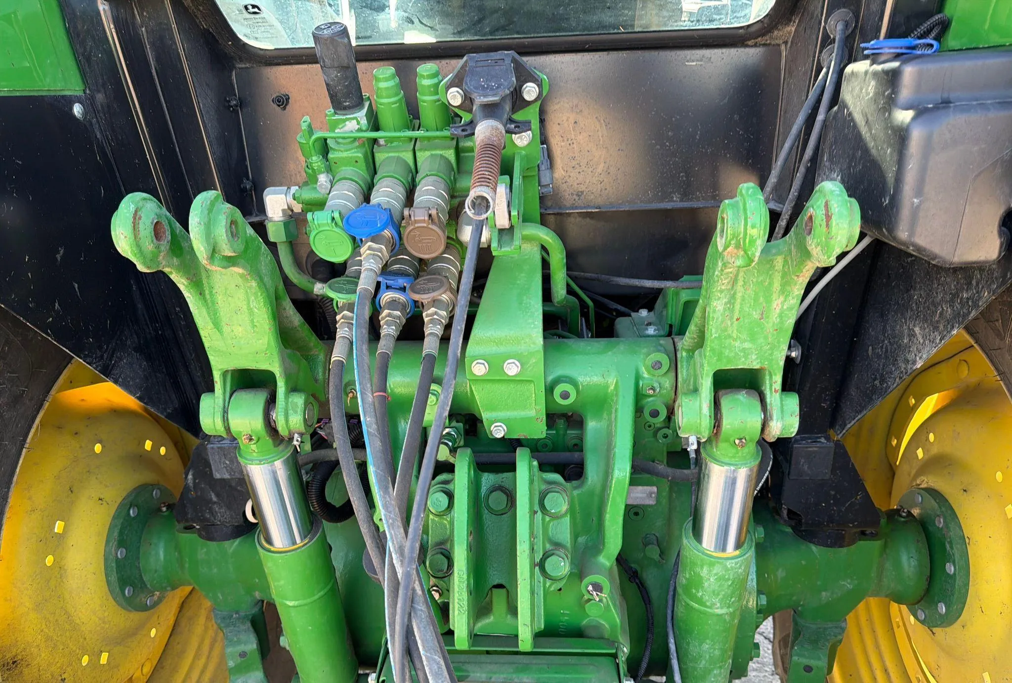 2022 John Deere 5115M MFWD