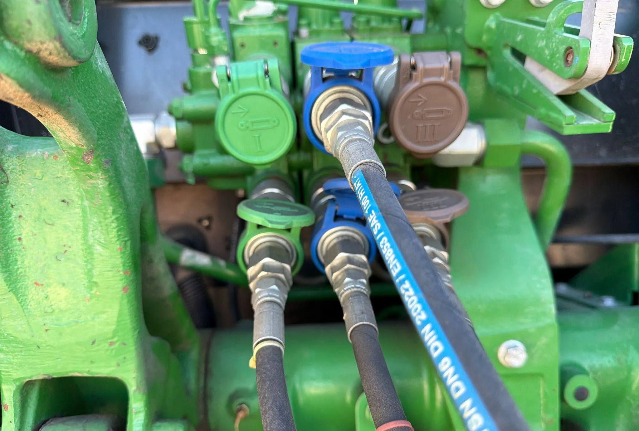 2022 John Deere 5115M MFWD