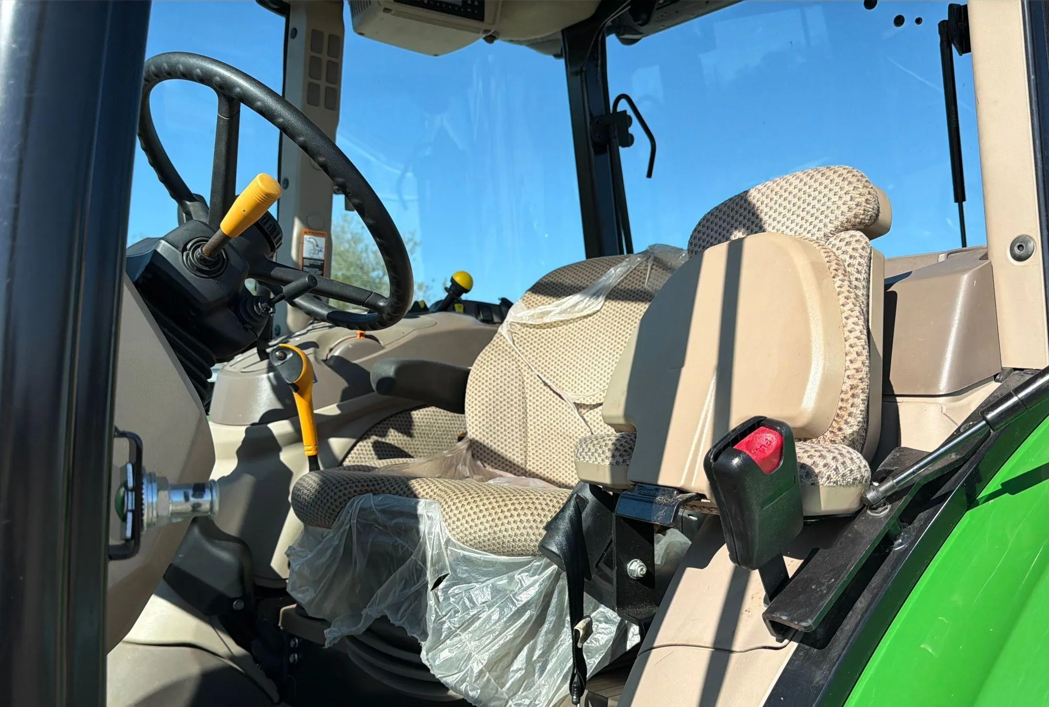 2022 John Deere 5115M MFWD
