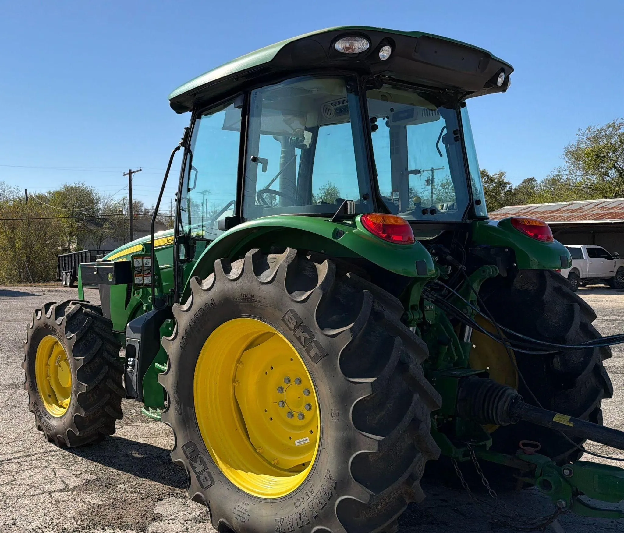 2022 John Deere 5115M MFWD