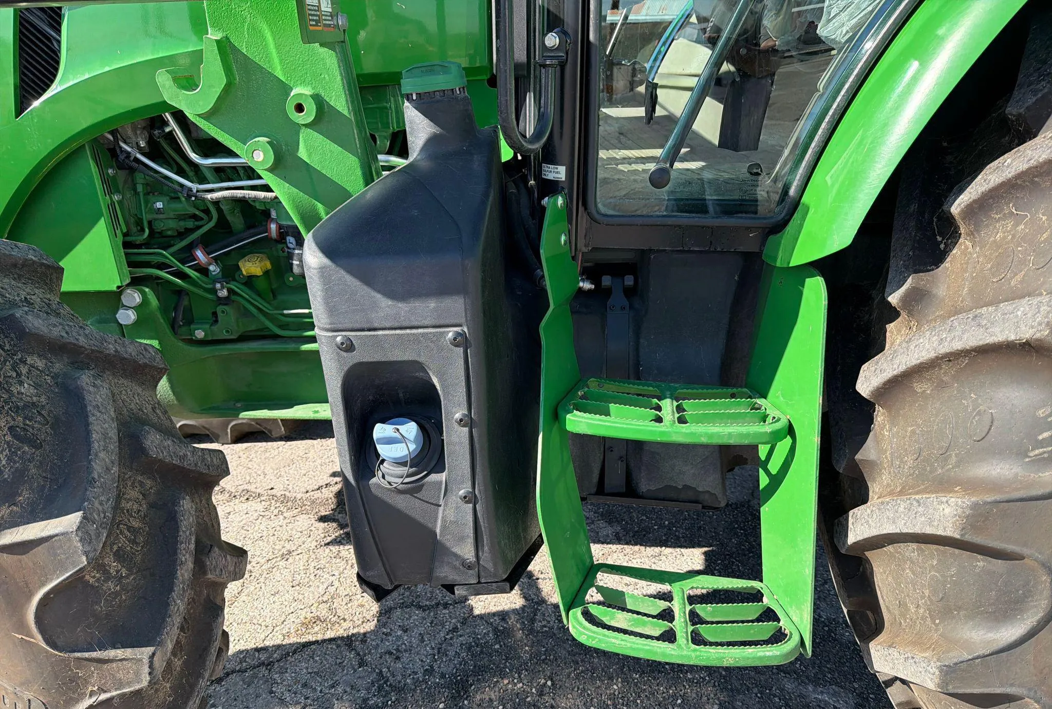 2022 John Deere 5115M MFWD