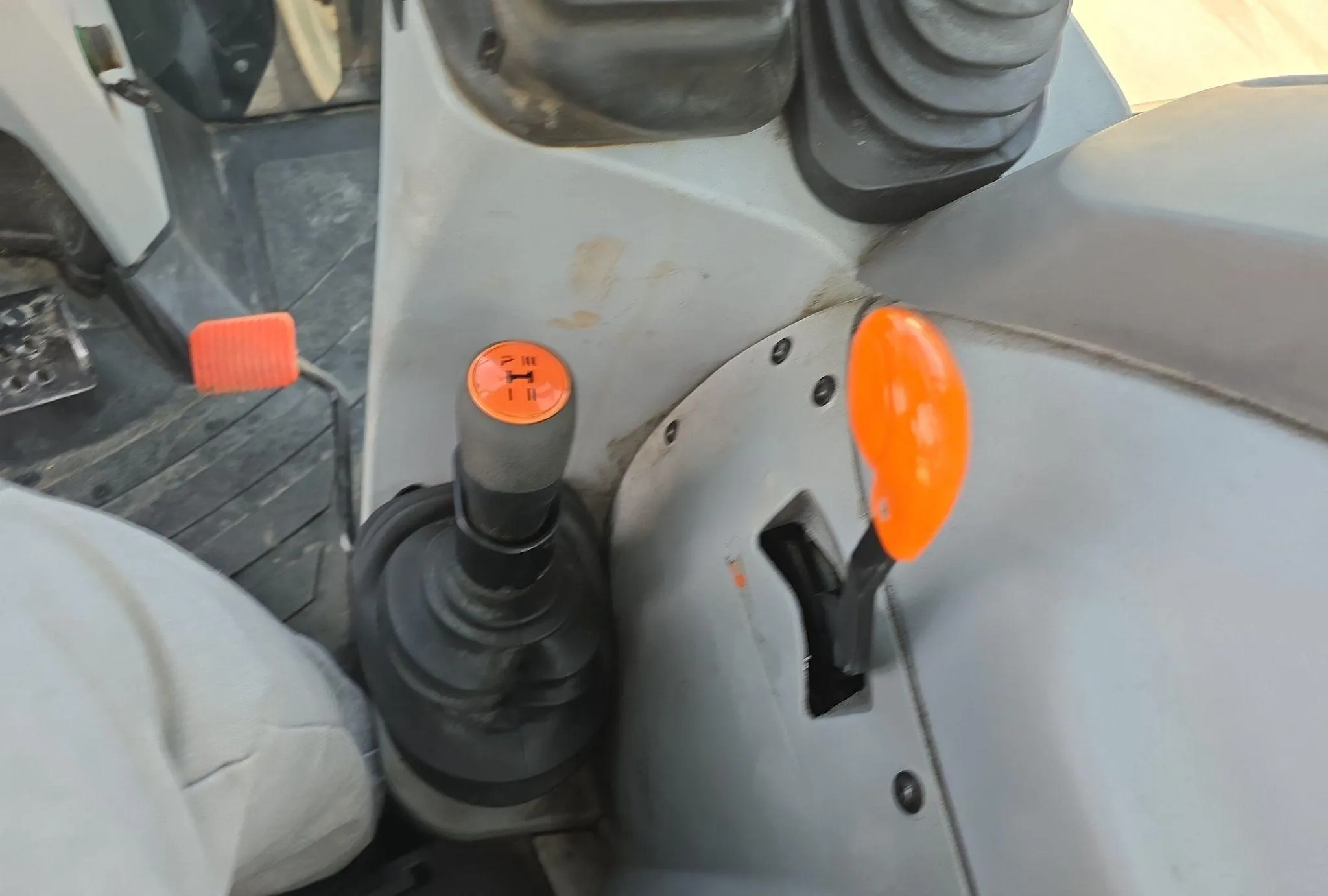 2019 New Holland Powerstar 100 MFWD