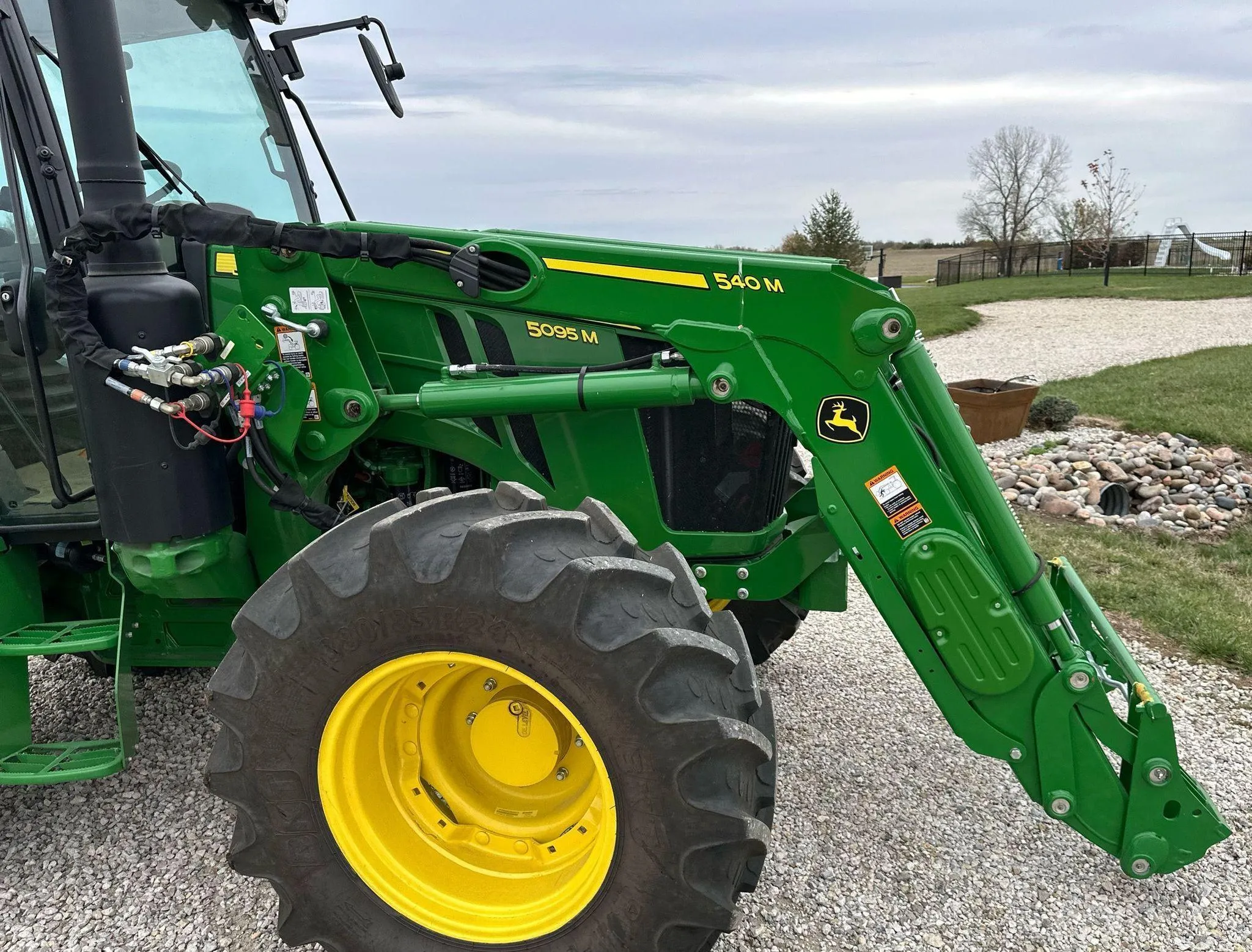 2024 John Deere 5095M MFWD