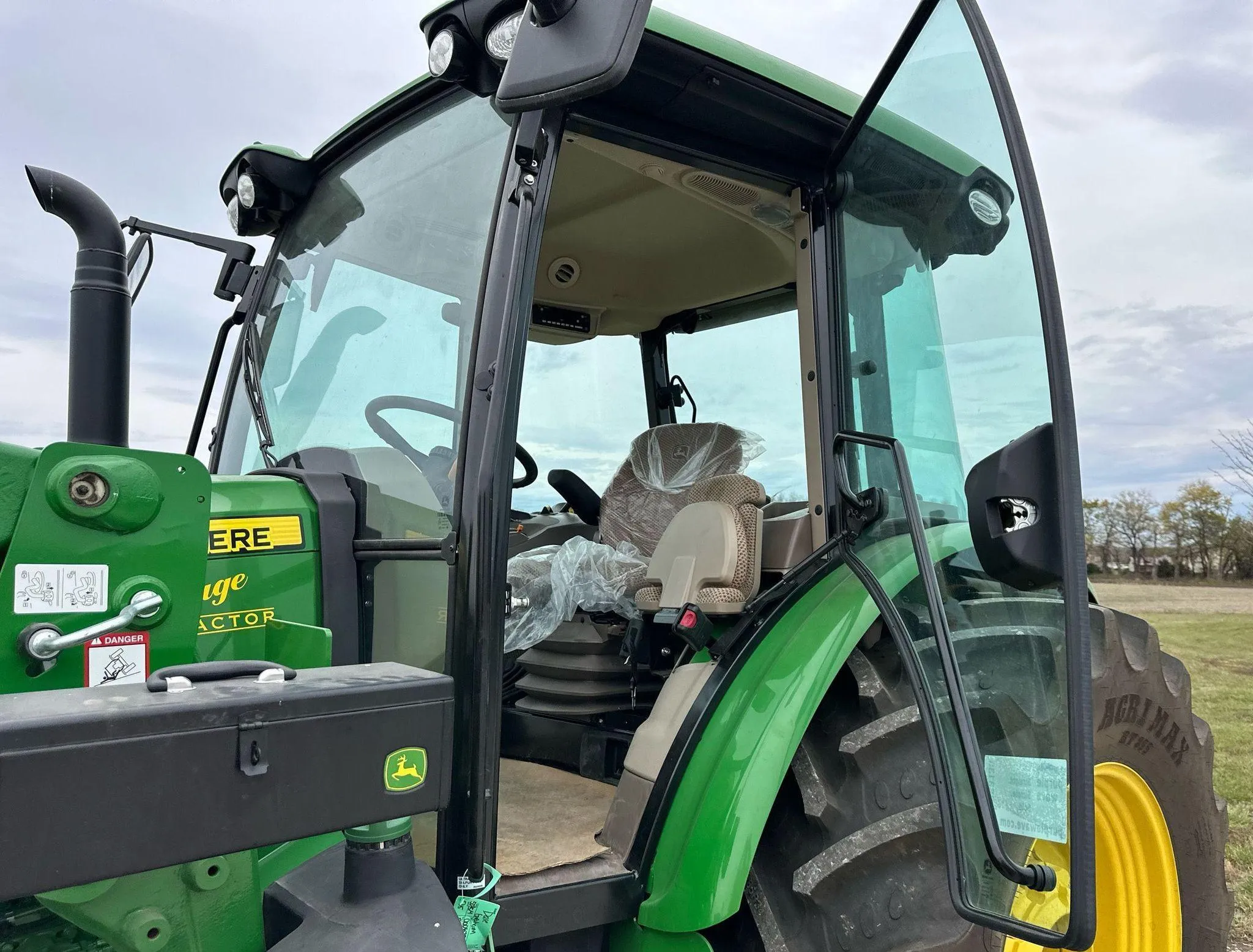 2024 John Deere 5095M MFWD