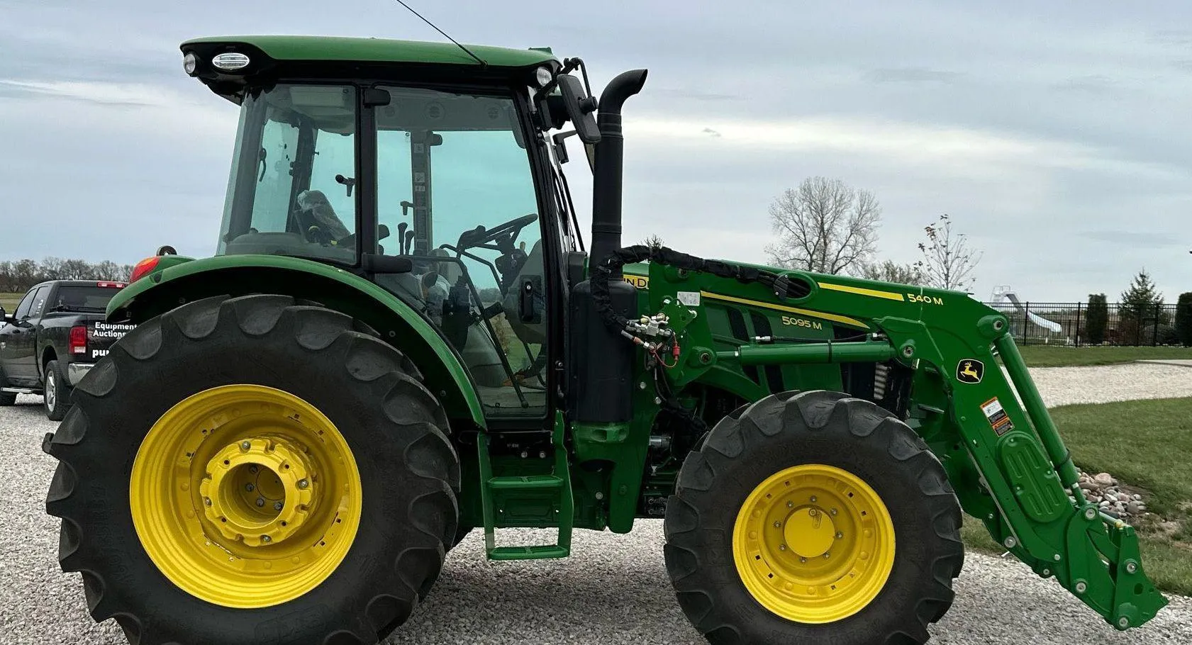 2024 John Deere 5095M MFWD