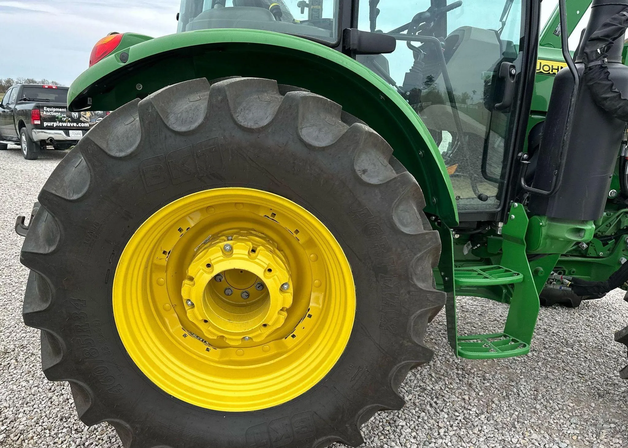 2024 John Deere 5095M MFWD