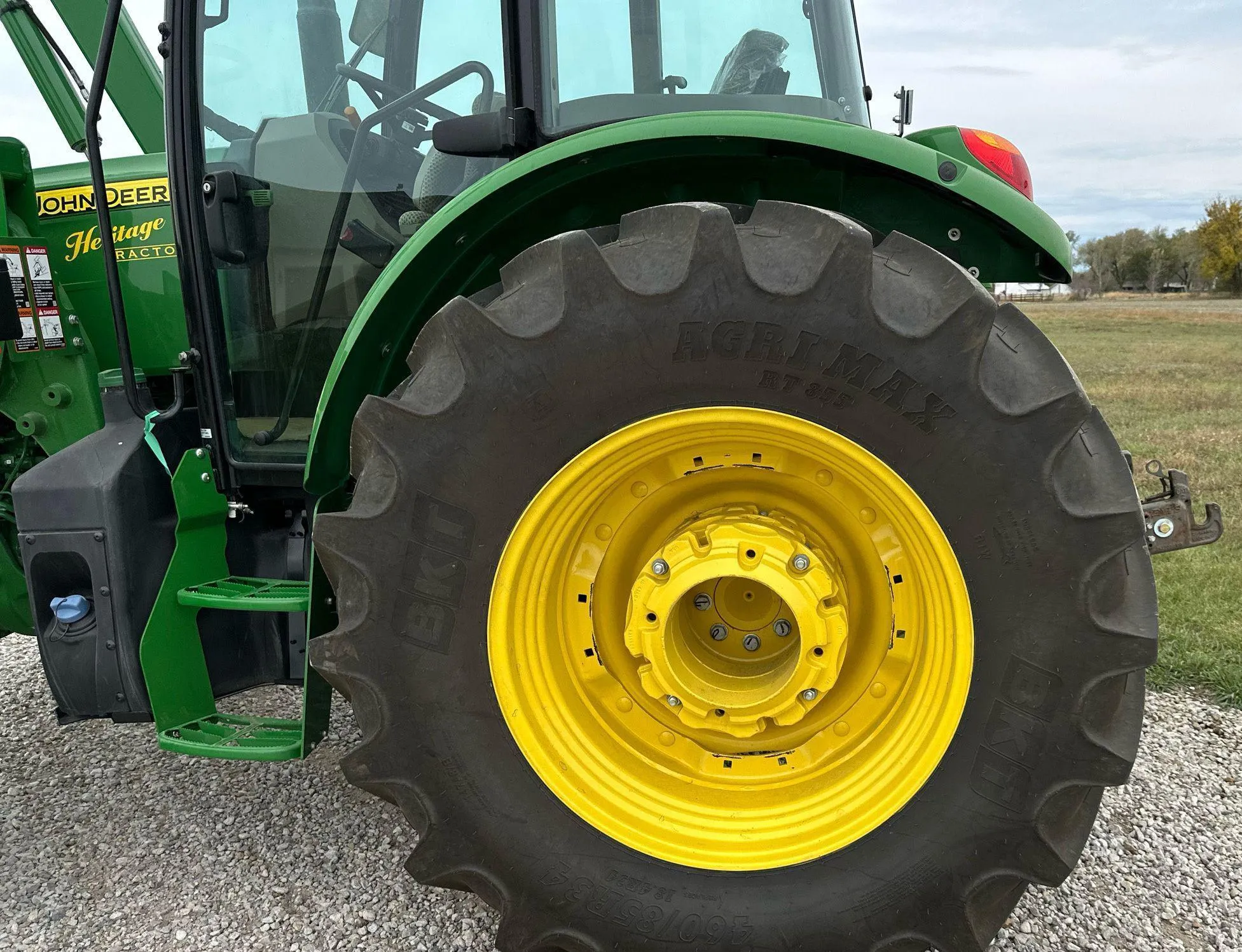 2024 John Deere 5095M MFWD