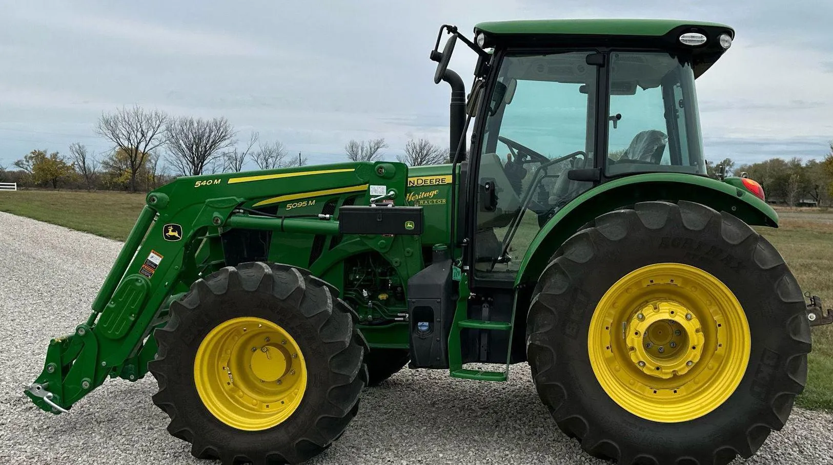 2024 John Deere 5095M MFWD