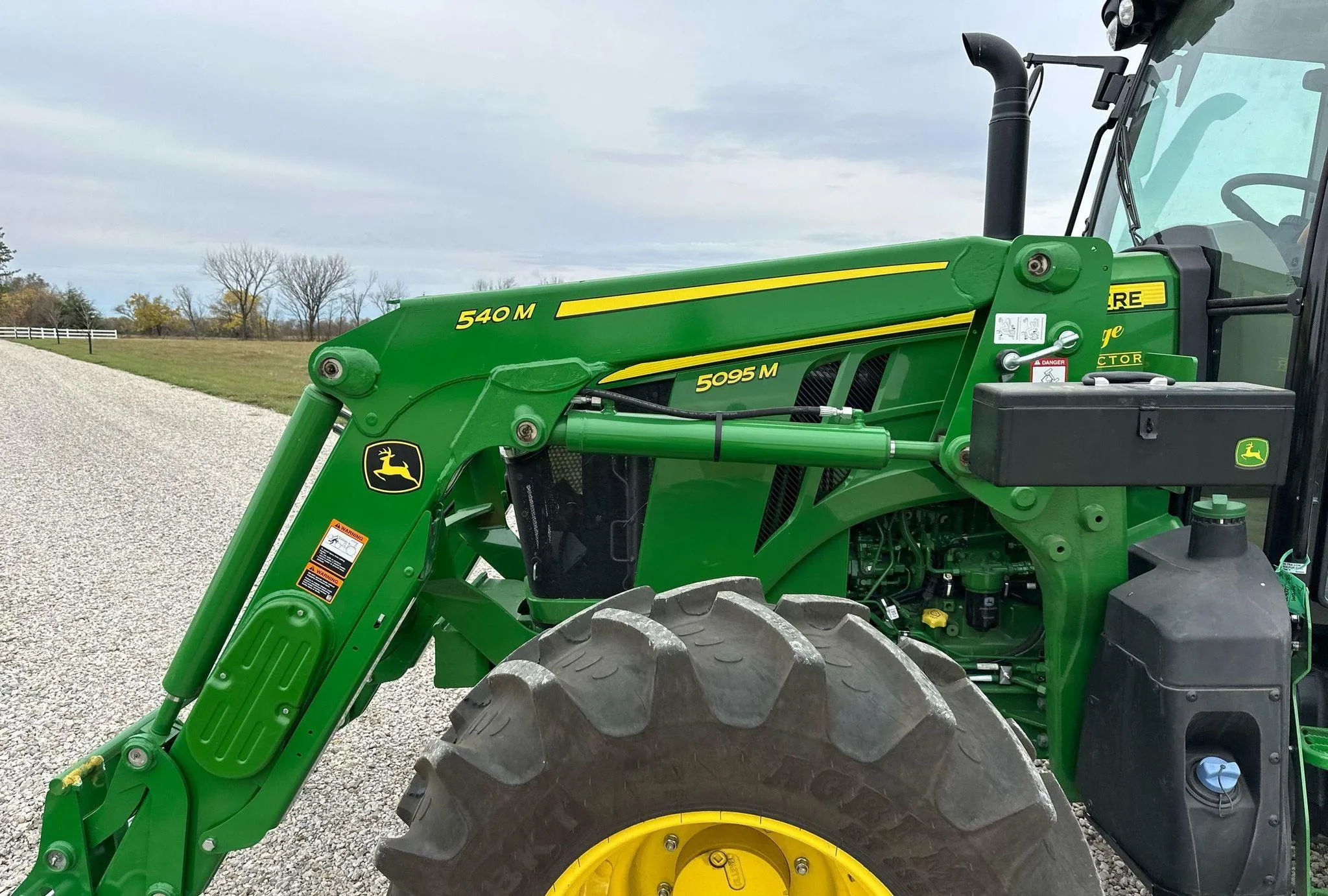 2024 John Deere 5095M MFWD